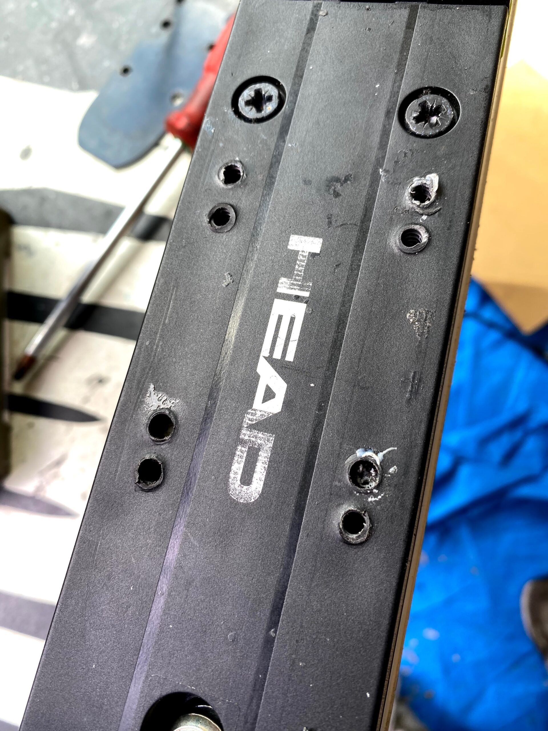 ヘッドプレート穴あけ